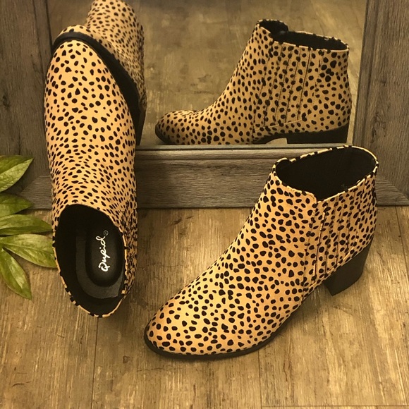 💕🐆NEW Cheetah/Leopard Slip On Ankle Booties 🐆💕 - Picture 2 of 4